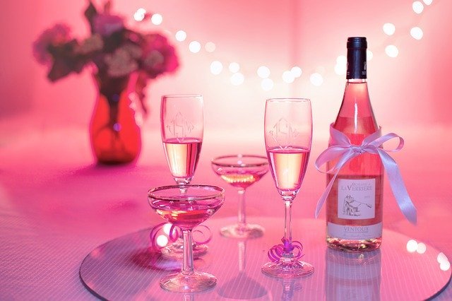 Pink Wine Champagne Celebration  - JillWellington / Pixabay